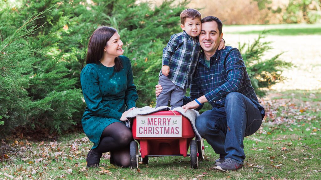 Capture the Holiday Spirit: Affordable Christmas Cards Photo Ideas