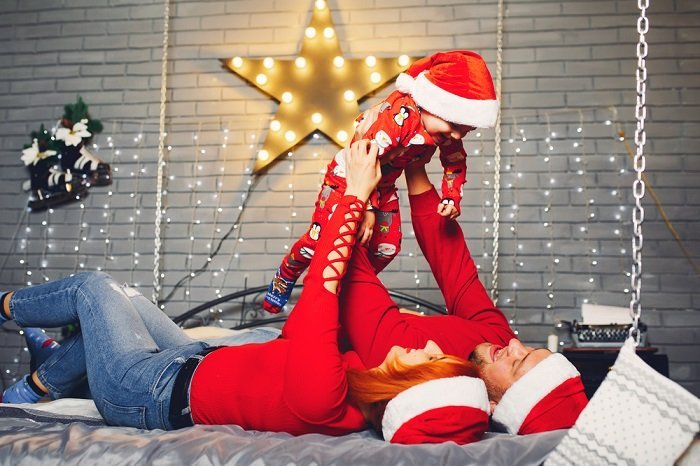 Capturing Love and Festivity: Christmas Couple Photography Tips and Ideas