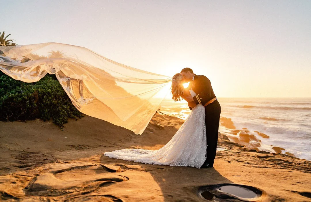 Capturing Love and Light: A Guide to Stunning Beach Wedding Photography