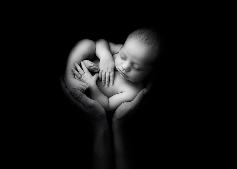Capturing the Magic: Stunning Newborn Photography Photos to Cherish
