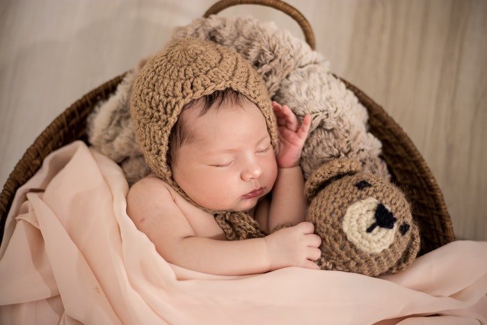 Master the Art of DIY Newborn Photography: Tips and Tricks for Stunning Shots