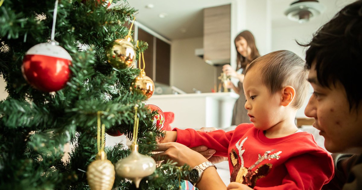 Personalize Your Holidays: The Ultimate Guide to Custom Christmas Photo Ornaments