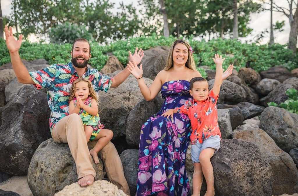 Stunning Hawaii Family Photo Outfits for Your Tropical Shoot