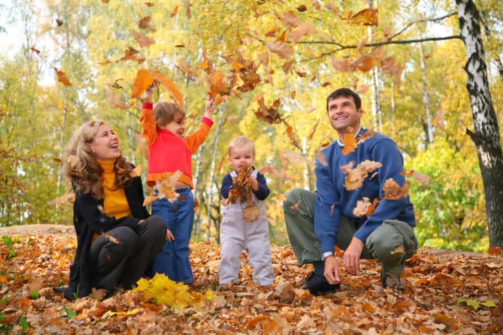 Stylish Family Photo Outfit Ideas for Fall: Dress to Impress in Your Autumn Portrait Session